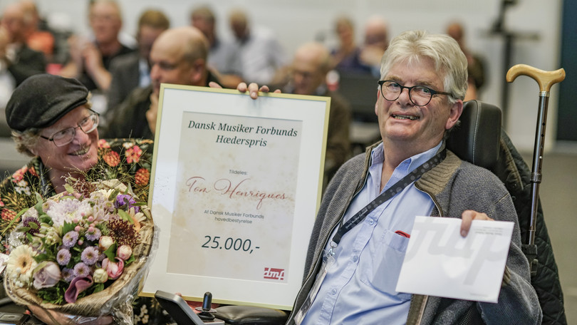 Tom Henriques modtager DMF hæderspris 2022